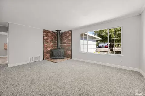 92 Viking Way, Pittsburg, CA 94565 photo 3