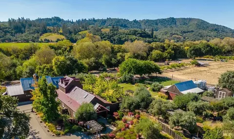 5610 Dry Creek Rd, Healdsburg, CA 95448