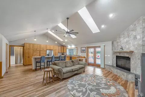 2546 Hershey Ct, Santa Rosa, CA 95403