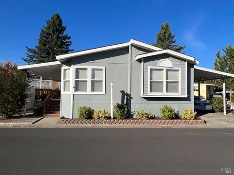 229 Colonial Park Dr, Santa Rosa, CA 95403