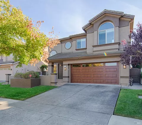 7 S Newport Dr, Napa, CA 94559