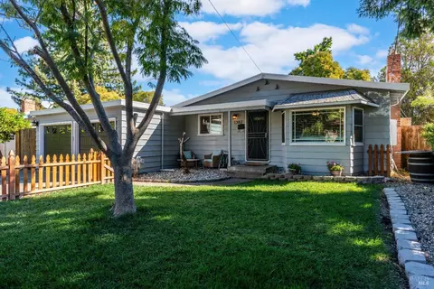 1387 Yokayo Dr, Ukiah, CA 95482