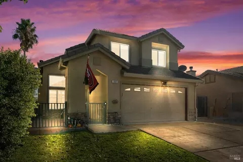 1050 Cloverbrook Cir, Vacaville, CA 95687
