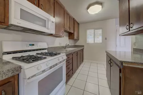 514 Pear Tree Ln, Fairfield, CA 94533 photo 7
