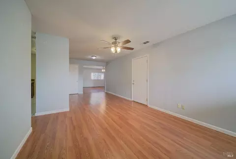 514 Pear Tree Ln, Fairfield, CA 94533 photo 5
