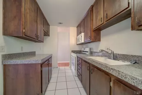 514 Pear Tree Ln, Fairfield, CA 94533 photo 6