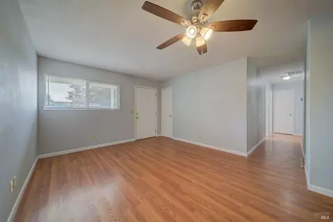 514 Pear Tree Ln, Fairfield, CA 94533 photo 3