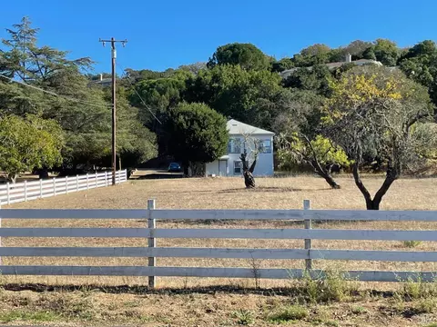 445 School Rd, Novato, CA 94945