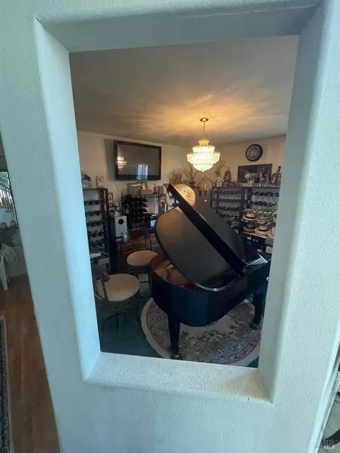 Living - 649 Renaissance Ave, Fairfield, CA 94534 photo 5 of 7