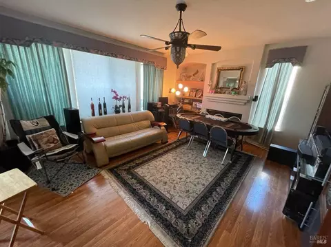 Living - 649 Renaissance Ave, Fairfield, CA 94534 photo 3 of 7