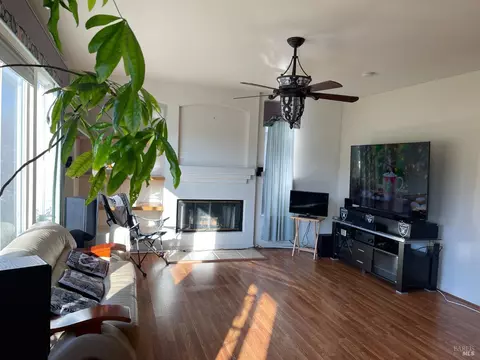 Living - 649 Renaissance Ave, Fairfield, CA 94534 photo 7 of 7