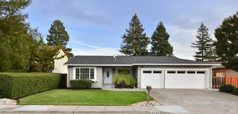 4766 Fairway Dr, Rohnert Park, CA 94928