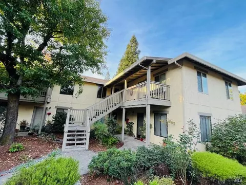 439 7th St W, Sonoma, CA 95476