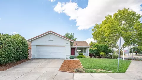 700 Sierra Ct, Windsor, CA 95492
