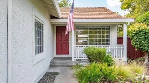 700 Sierra Ct, Windsor, CA 95492 photo 2