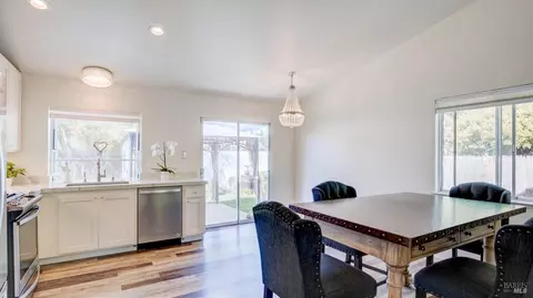 700 Sierra Ct, Windsor, CA 95492 photo 12