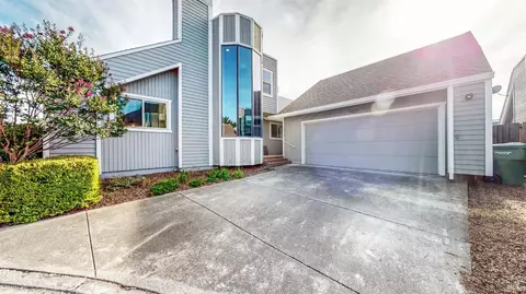 1427 Capri Ave, Petaluma, CA 94954
