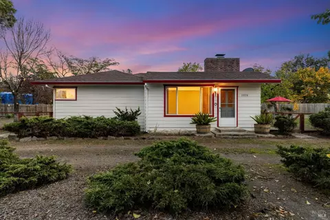 2028 Ludwig Ave, Santa Rosa, CA 95407