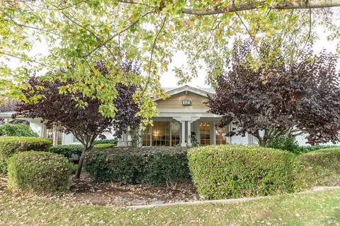12 Oak Grove Dr #101, Novato, CA 94949