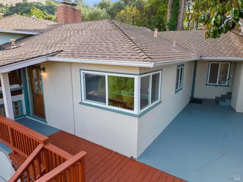 49 Baldwin Ave, Crockett, CA 94525 photo 4