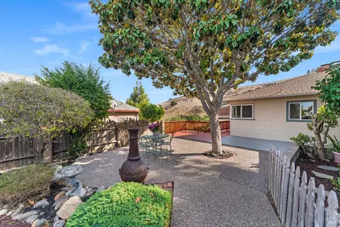 49 Baldwin Ave, Crockett, CA 94525 photo 12