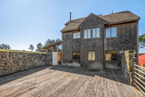 Exterior - 2490 Hwy 1, Bodega Bay, CA 94923 photo 4 of 6