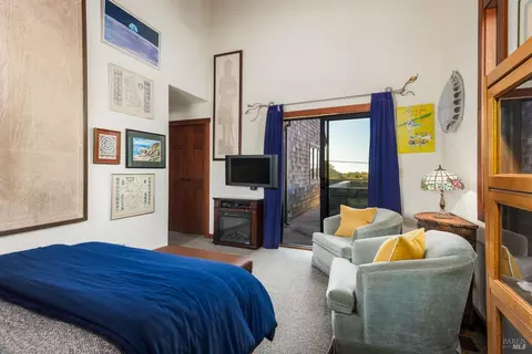 Bedroom - 2490 Hwy 1, Bodega Bay, CA 94923 photo 2 of 6