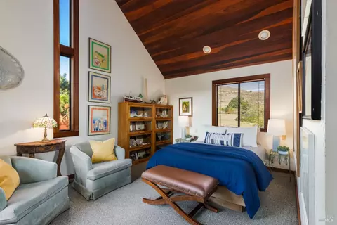 Bedroom - 2490 Hwy 1, Bodega Bay, CA 94923 photo 1 of 6