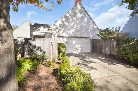 599 Zinnia Ct, Sonoma, CA 95476
