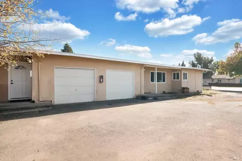 2583-2585 W Steele Ln, Santa Rosa, CA 95403