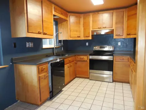 1416 Daphne Dr, Willits, CA 95490 photo 6