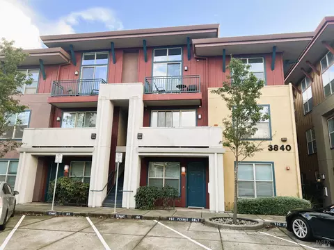3840 Martina Ave #104, Santa Rosa, CA 95407