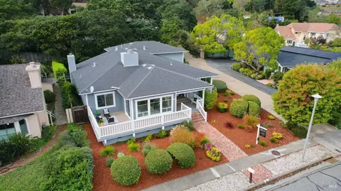 91 Peacock Dr, San Rafael, CA 94901