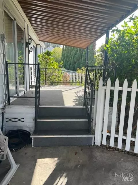 121 Phyllis Ct, Vallejo, CA 94590 photo 4