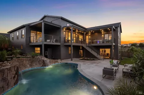 3817 Sedgemoore Dr, Santa Rosa, CA 95404