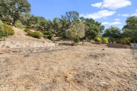 1135 Mount George Ave, Napa, CA 94558
