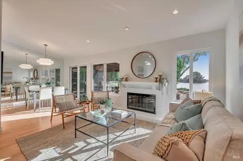 214 Catalina Blvd, San Rafael, CA 94901