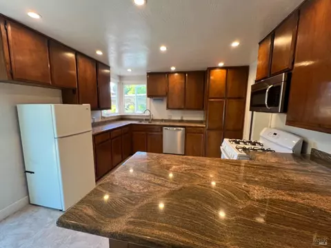 1300 Mariposa St, Vallejo, CA 94590 photo 7