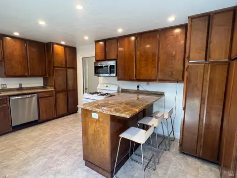 1300 Mariposa St, Vallejo, CA 94590 photo 9