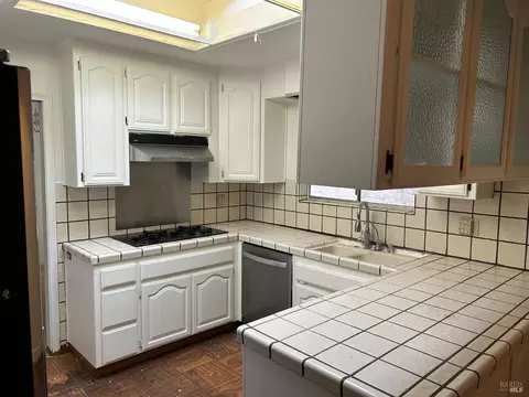 426 Keats Dr, Vallejo, CA 94591 photo 2