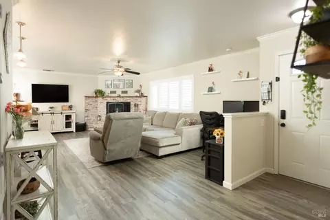309 N Jefferson St, Dixon, CA 95620 photo 4