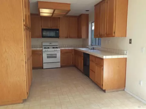 946 Wright St, Santa Rosa, CA 95404 photo 5