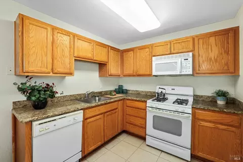 1402 Callen St #E, Vacaville, CA 95688 photo 8