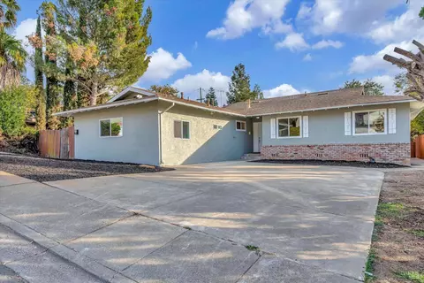 363 Springbrook Dr, Vallejo, CA 94591 photo 2