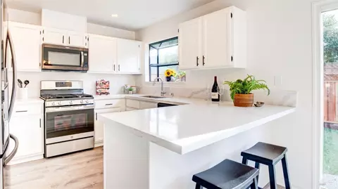 925 Wood Sorrel Dr, Petaluma, CA 94954