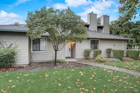 561 Mission Blvd, Santa Rosa, CA 95409