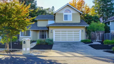 3393 Crystal Ct, Napa, CA 94558