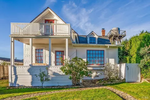 45342 Ukiah St, Mendocino, CA 95460