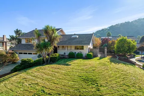 7 Hearthstone Ct, San Rafael, CA 94903
