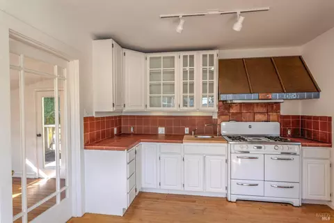 10 Locke Ln, Mill Valley, CA 94941 photo 9